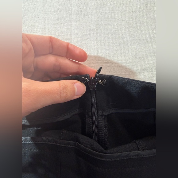 The Limited Black Fit & Flare Y2K Mini Skirt Size 6 Pleated Ruffle Hem Career - Picture 3 of 4